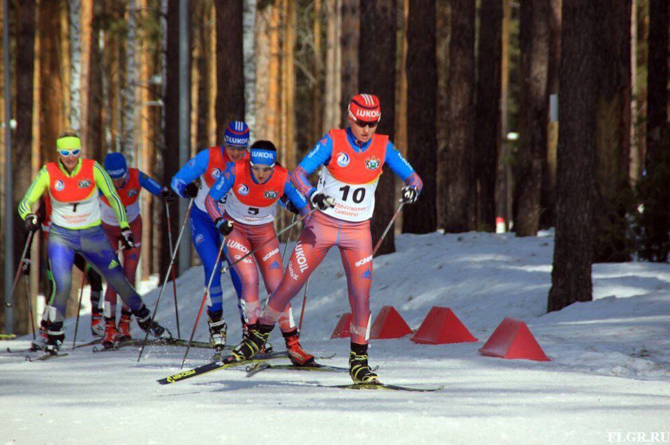 Анна Нечаевская возглавляет гонку. Позади Анастасия Доценко (№5) и Анастасия Казакул (№7)