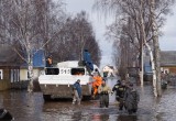 Устюжан, оставшихся в своих затопленных домах, некуда эвакуировать