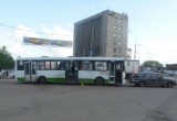 В Вологде при столкновении автобуса и «Волги» пострадали женщина и ребенок