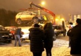 В Череповце судебные приставы арестовали автомобиль должника во время хоккейного матча