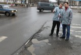 Активисты ОНФ продолжают поиски «убитых» дорог в Вологде
