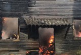 В селе Шуйское загорелся жилой многоквартирный дом (ФОТО)