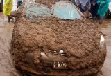Панки грязи не боятся: на рок-фестивале «Нашествие» увязли в жиже сотни машин (ФОТО)