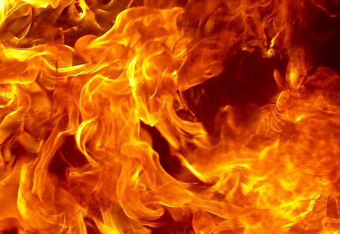На ночном пожаре в Шуйском погиб мужчина и пострадали две женщины