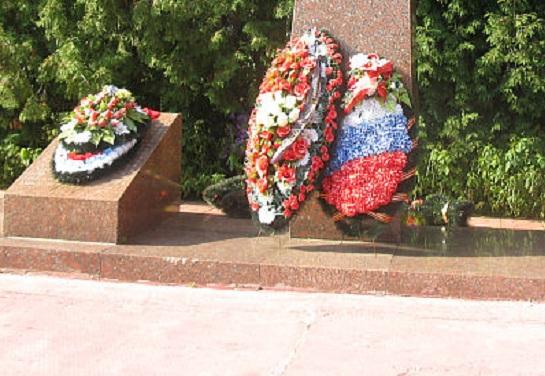 Прокуратура заставила отремонтировать памятник героям войны под Грязовцем