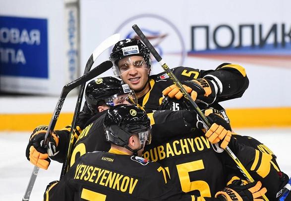 «Северсталь» одержала первую победу в сезоне, обыграв «Локомотив»