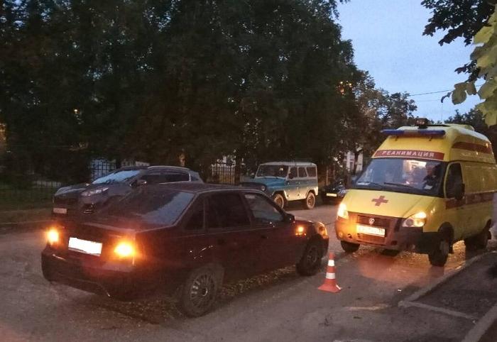 10-летняя школьница попала под иномарку в Вологде, девочка в больнице