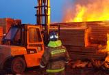 Погрузчик за 1,5 млн. рублей сгорел в Вологде 