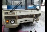 В Вологде «Шевроле» выехал на «встречку» и столкнулся с автобусом