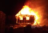  Пожарные спасли двух человек из горящего дома в Сокольском районе