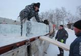 14 тонн льда привезли в Череповец для конкурса ледяных скульптур