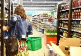 Череповчанка пыталась украсть из супермаркета пиво, конфеты и глянцевые журналы