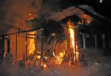 Жилой дом сгорел в ночном пожаре в Кадуйском районе