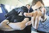 Штраф для хулиганов на борту самолета вырастет в десять раз 