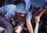 За удар ногой по голове полицейского вологжанин заплатит четырьмя годами свободы