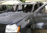 "Jeep Grand Cherokee" горел ночью в Череповце 