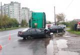 В Череповце пострадали люди: Тягач разметал легковушки по дороге (ФОТО) 