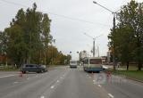 Иномарка влетела в маршрутный автобус в Череповце: Пассажир и кондуктор получили травмы 