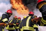32 пожарных боролись с сильным пламенем в термическом цехе ПЗ
