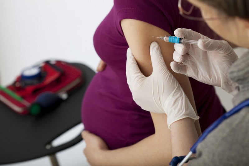 Вакцинация беременных: мифы и правда