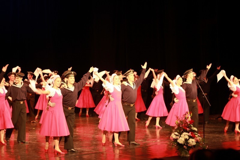 «Танцы народов мира» представил в Вологде Государственный академический ансамбль народного танца имени Игоря Моисеева