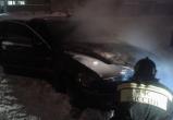 Иномарка «БМВ» сгорела поздно вечером в Череповце (ФОТО)