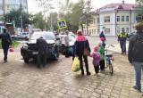  Тойота с вологодскими номерами вылетела на тротуар в Сыктывкаре
