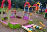В Череповце вандалы разгромили детский городок