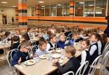 Систему безналичной оплаты школьных обедов начали внедрять в Вологде
