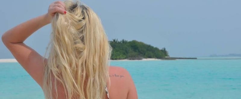 Голенькая красавица на необитаемом острове фото