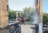 В эти минуты на улице Беляева в Вологде тушат пожар в квартире