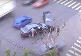 В Вологде на перекрестке у Драмтеатра столкнулись две легковушки: пострадала пассажирка