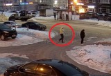 Заскучавший вологжанин достал топор и пошел встречать гостей на ул. Ленинградской