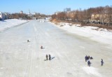 Работы по резке льда начались на реке Вологде (ФОТО) 