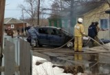 Два гаража вместе с автомобилями сгорели одновременно в Вологодской области (ФОТО) 