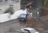 Пьяная автоледи разбила несколько машин в Вологда (ВИДЕО, ФОТО) 