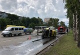 Автомобиль "Скорая помощь" перевернулся на улице Предтеченской (ФОТО)