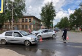 Автомобиль "Скорая помощь" перевернулся на улице Предтеченской (ФОТО, ВИДЕО)
