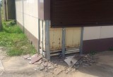 Автоледи в Череповце въехала в стену «Кружечки» (ФОТО) 