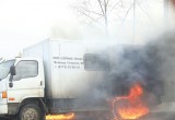 В Вологде на ходу загорелась грузовая иномарка, а потом загорелся её водитель (ВИДЕО, ФОТО) 