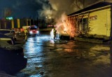 В Вологде дотла сгорела иномарка, хозяин которой так и не нашелся (ФОТО)