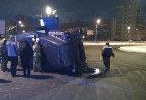 Ночное ДТП в Вологде: груда металлических труб на дороге и перевернутая фура (ФОТО)