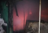 В Череповецком районе из-за неисправного дымохода почти час горел строительный вагончик (ФОТО) 