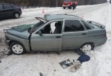 В Бабаевском районе два человека пострадали в лобовой аварии, за жизнь пассажирки борются врачи 