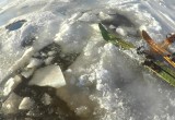 Тонкий лед: троих рыбаков спасли на Кубенском озере
