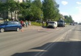 КамАЗ врезался в инкассаторский фургон в областном центре