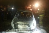 Ночью в Череповце подожгли автомобиль