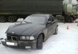 В Вологде водитель BMV врезался в припаркованный грузовик