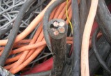 В Вытегрорском районе воры украли десятки метров медного кабеля с производственной базы