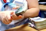 В Бабушкинском районе женщина воровала деньги клиентов банка и страховой компании